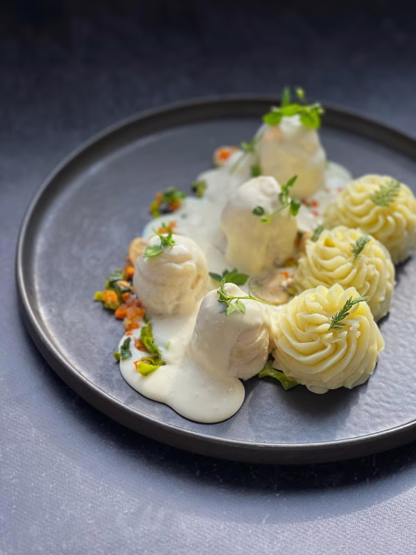 00063004 tongrolletjes witte wijnsaus & puree